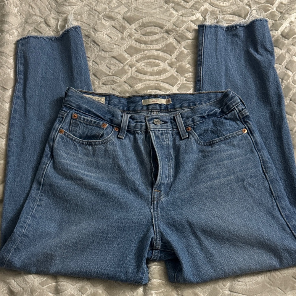 Levi's Women's Cropped Blue Jeans